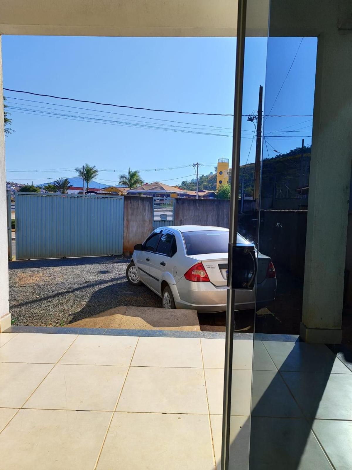 Capitólio Casa Espacosa Em Frente A Pracinha מראה חיצוני תמונה