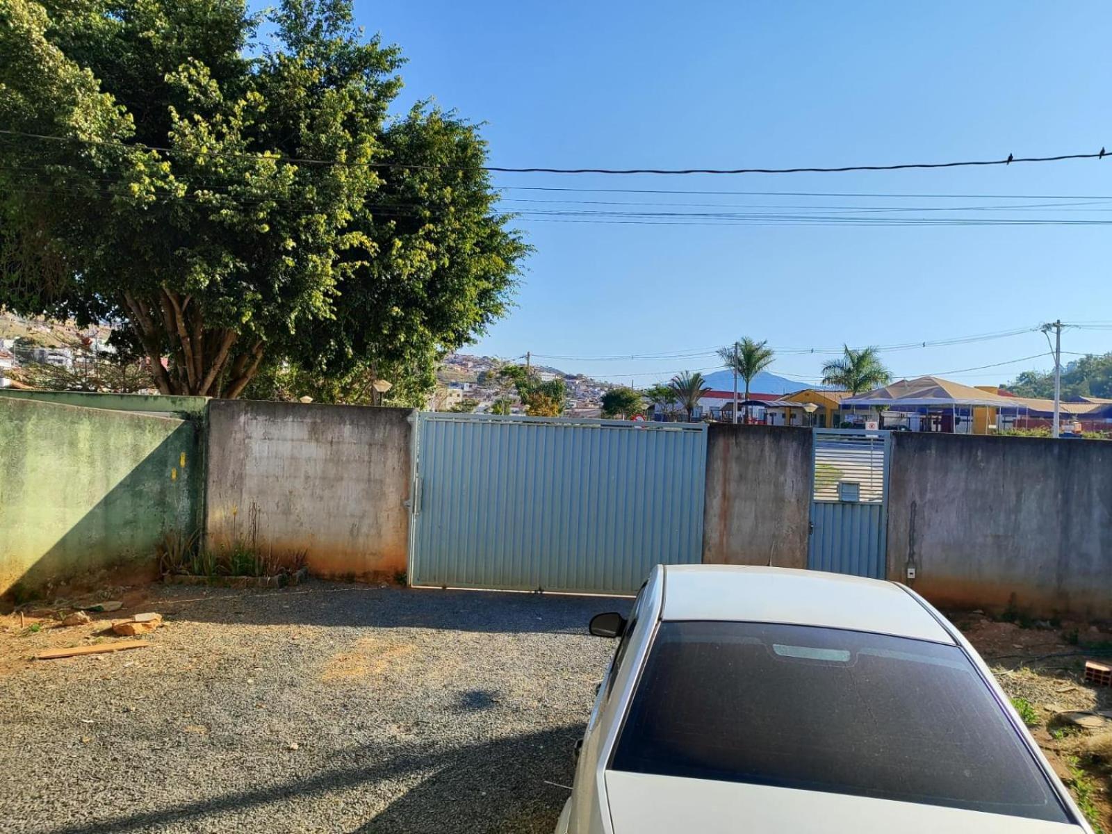 Capitólio Casa Espacosa Em Frente A Pracinha מראה חיצוני תמונה